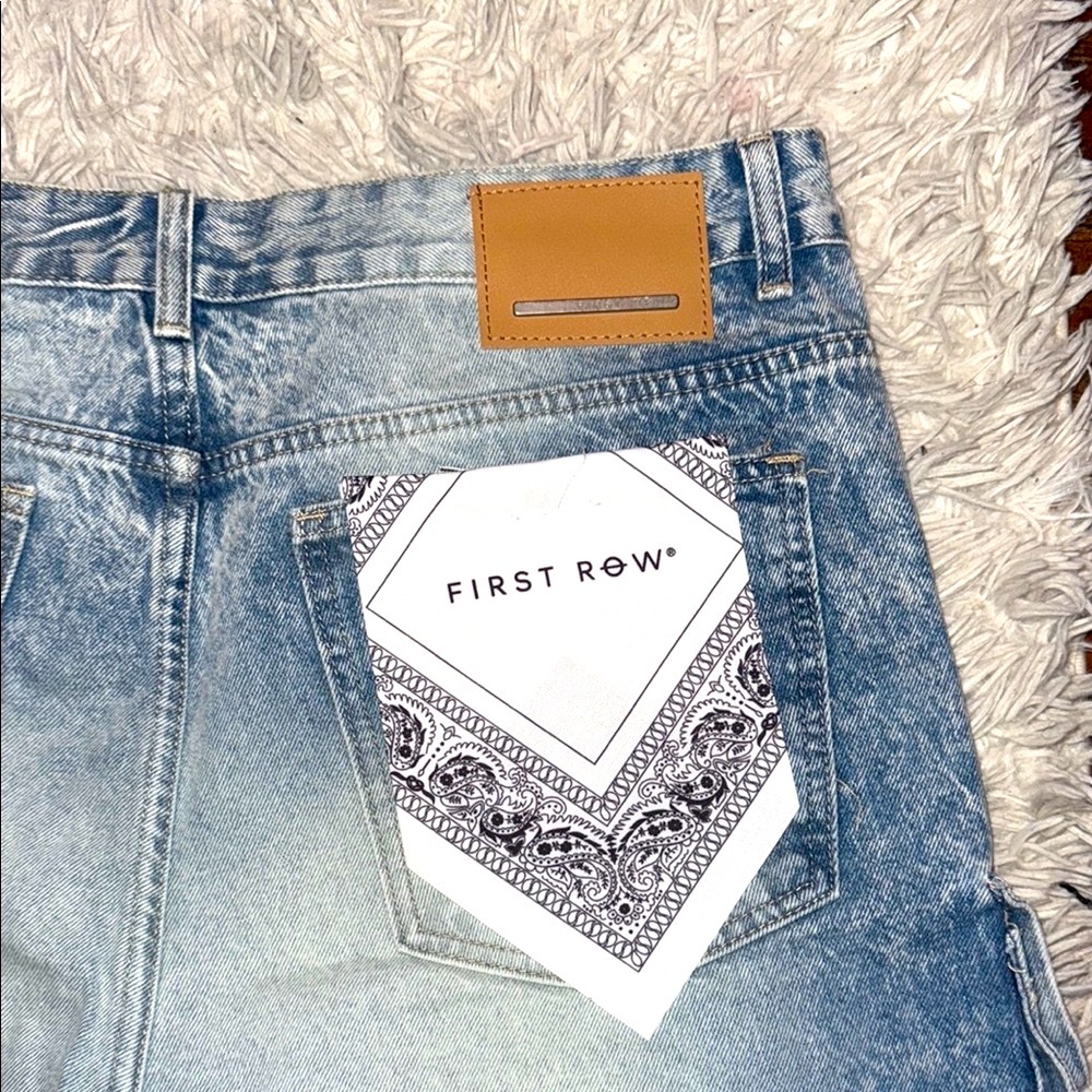 First Row Cargo Washed Shorts - Picture 6 of 11